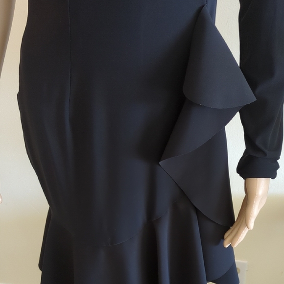 Elegant One-Shoulder Black Dress - Picture 4 of 8